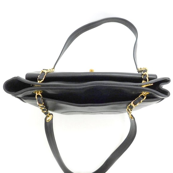 AHH!! CHANEL LAMB SKIN TOTE!!!! GORGEOUS!! - Picture 8 of 13